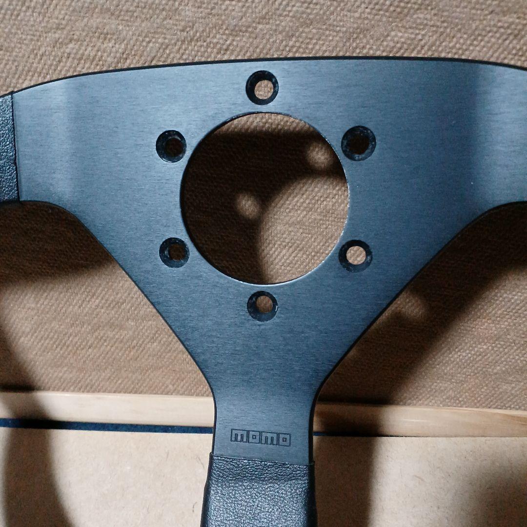[中古品]　MOMO　ステアリング　(Made　in　Italy)　一種