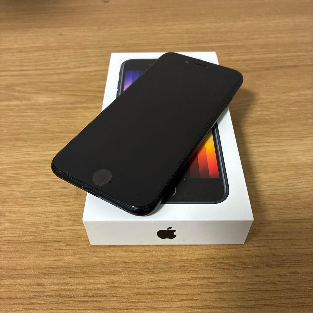 iPhone se3 第三世代　ソフトバンク64GB