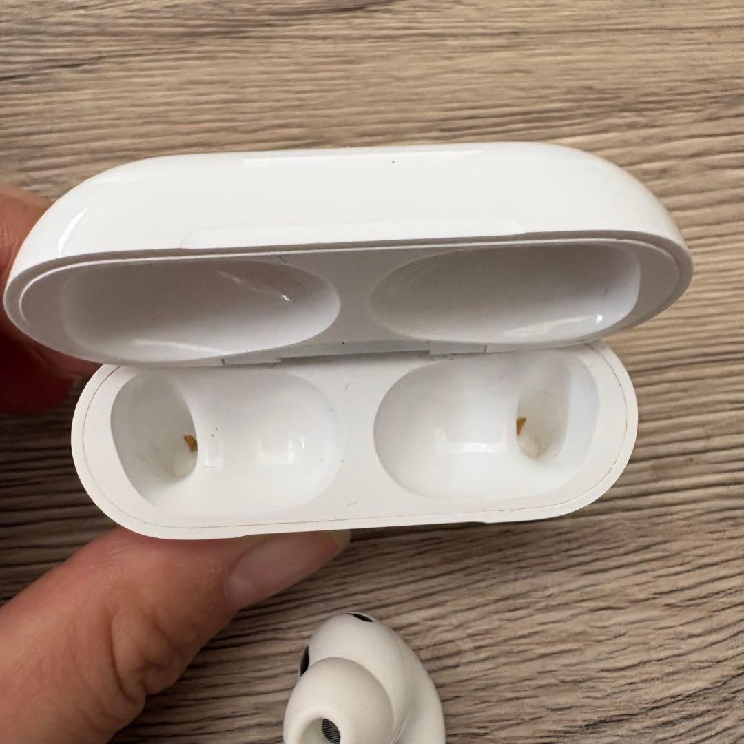 即購入⭕️【美品】AirPods Pro第2世代 Lightning【付属品完備】