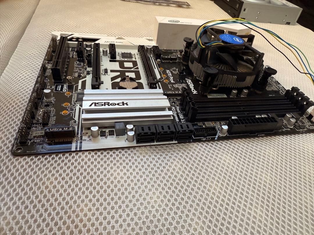 マザーボード ASRock H270 Pro4 + intel core i7 7700