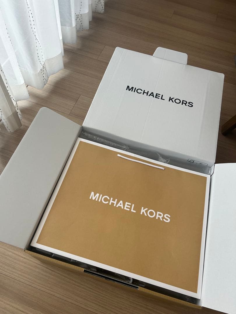レザーポケット トート ラージ マイケルコース　Michael Kors バッグ