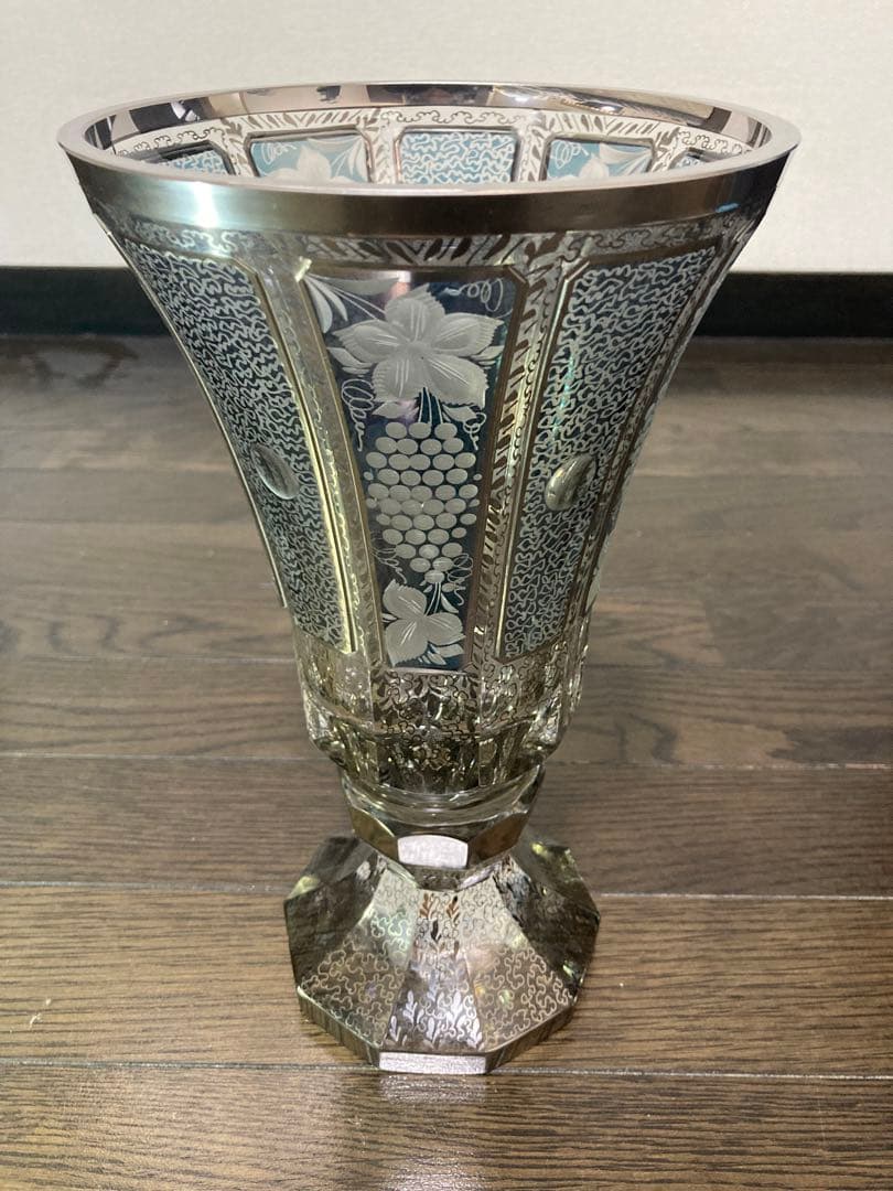 ボヘミアングラス　エーゲルマンモドレー　花瓶