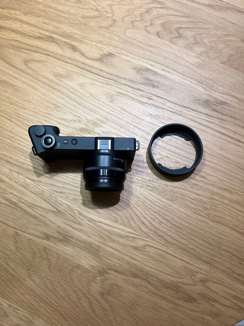 SIGMA デジタルカメラ dp2Quattro ※フード付き/充電器無し