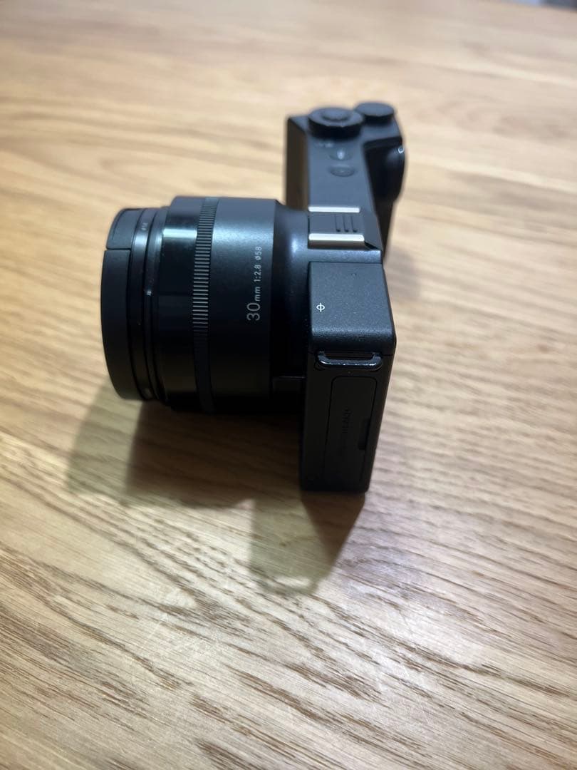 SIGMA デジタルカメラ dp2Quattro ※フード付き/充電器無し