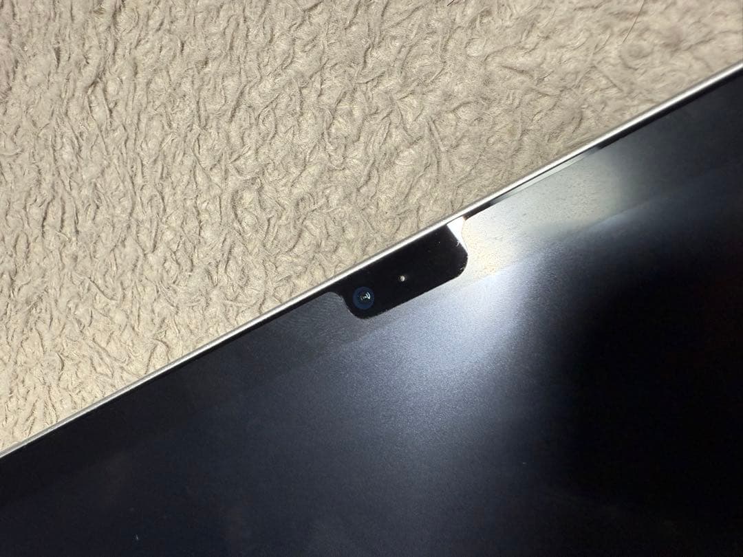 iPad第10世代 シルバー 本体 カバー付き