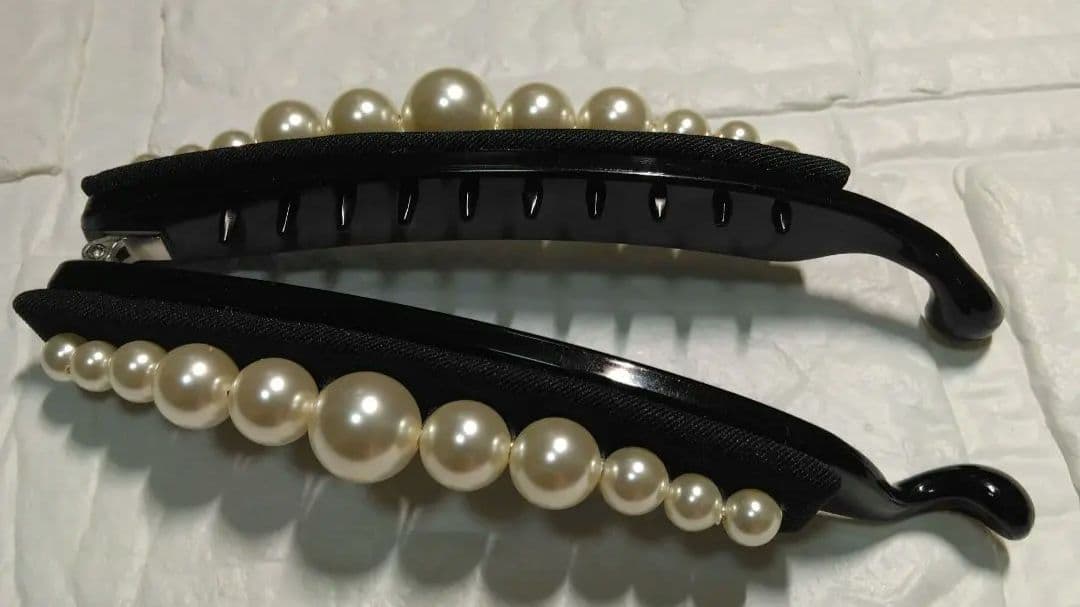 ポライトノーマルパール バナナクリップ　ブラック　コンプレックスビズ　パール