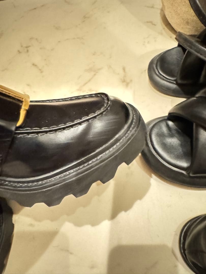 Tod's ブラックレザー プラットフォームローファー