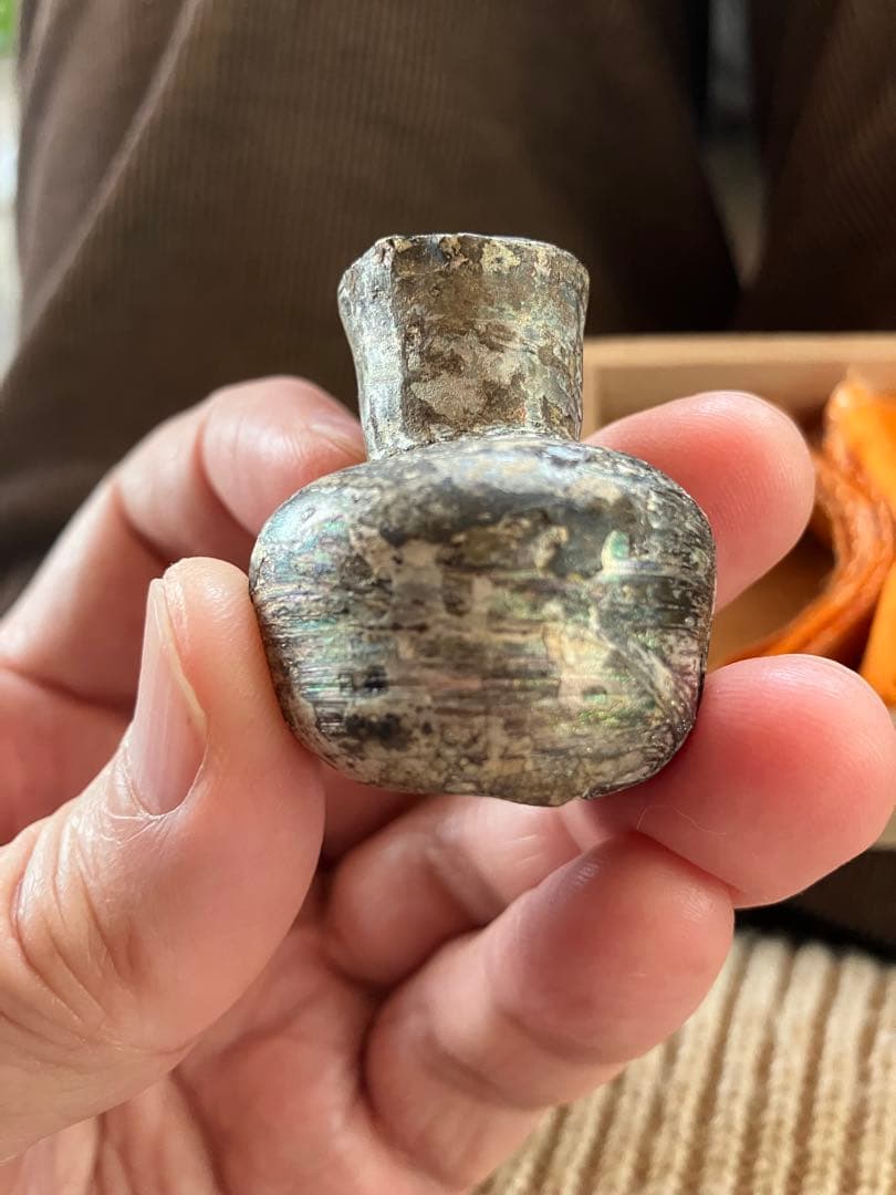 古代ローマン・グラス「銀化小壷」　サイズ高さ3.8cm