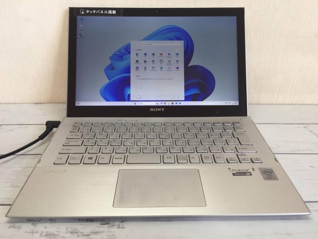 SONY SVP112 11.6型 870g/13.2mm コンパクトノートPC