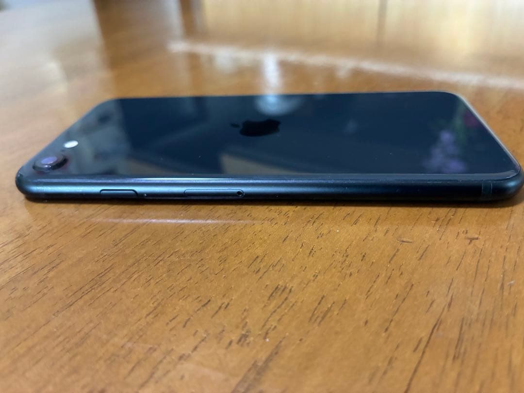 iPhone SE2 128GBブラック