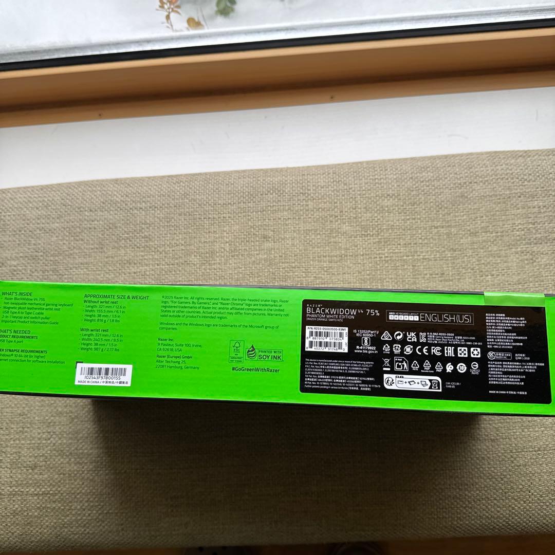 Razer BlackWidow V4 Phantom ホワイト