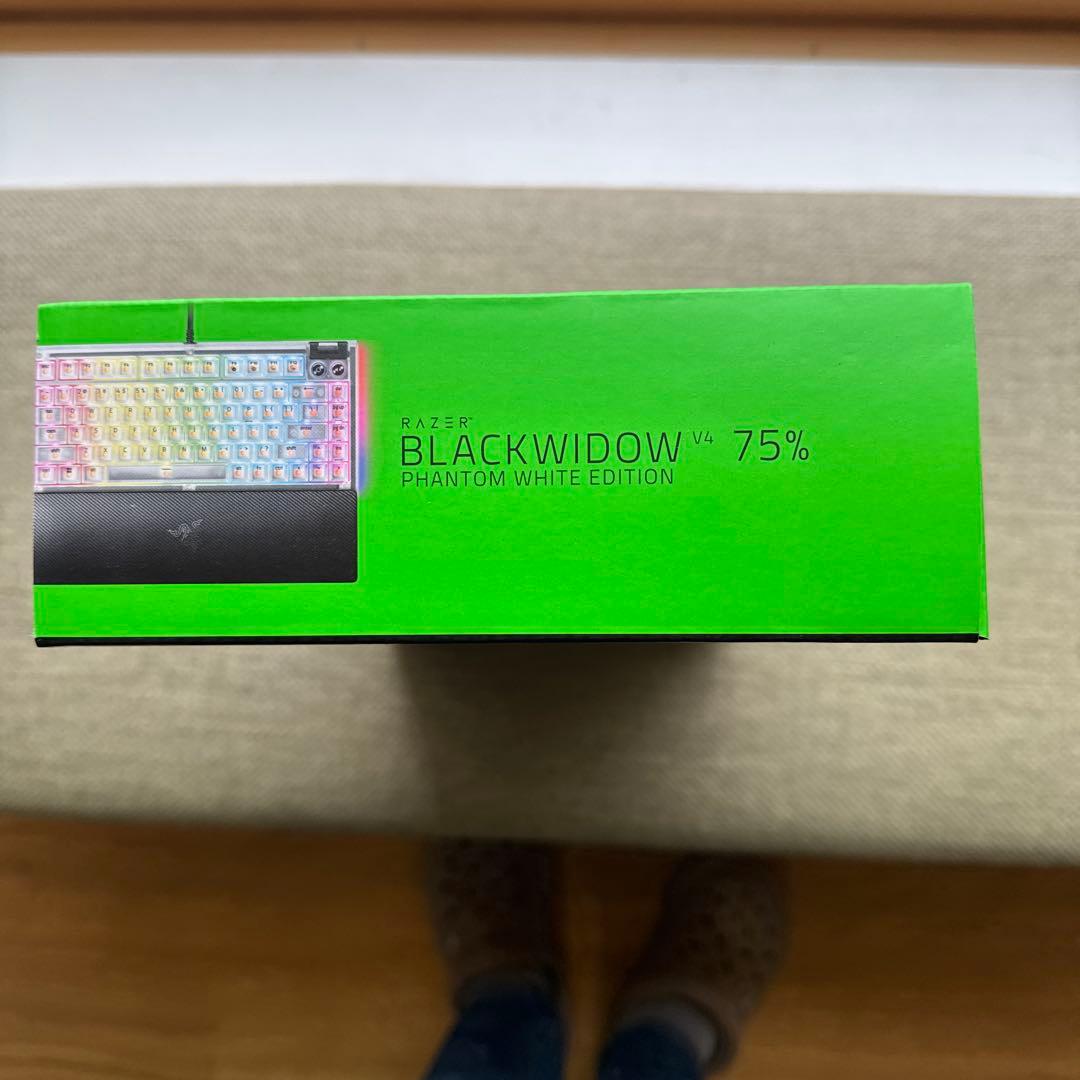 Razer BlackWidow V4 Phantom ホワイト