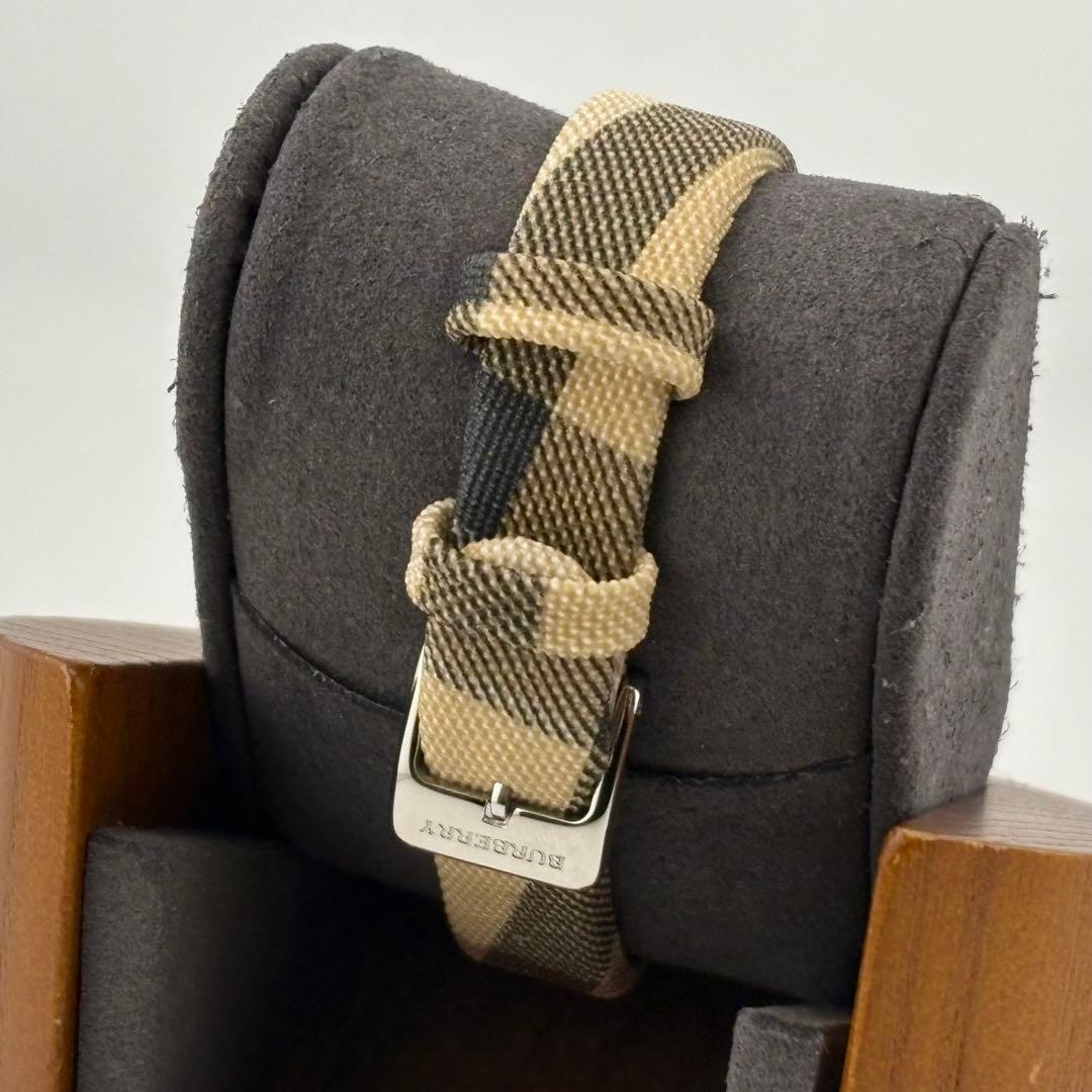 【超希少】バーバリー　ノバチェック　クォーツ　ブラック　レディース