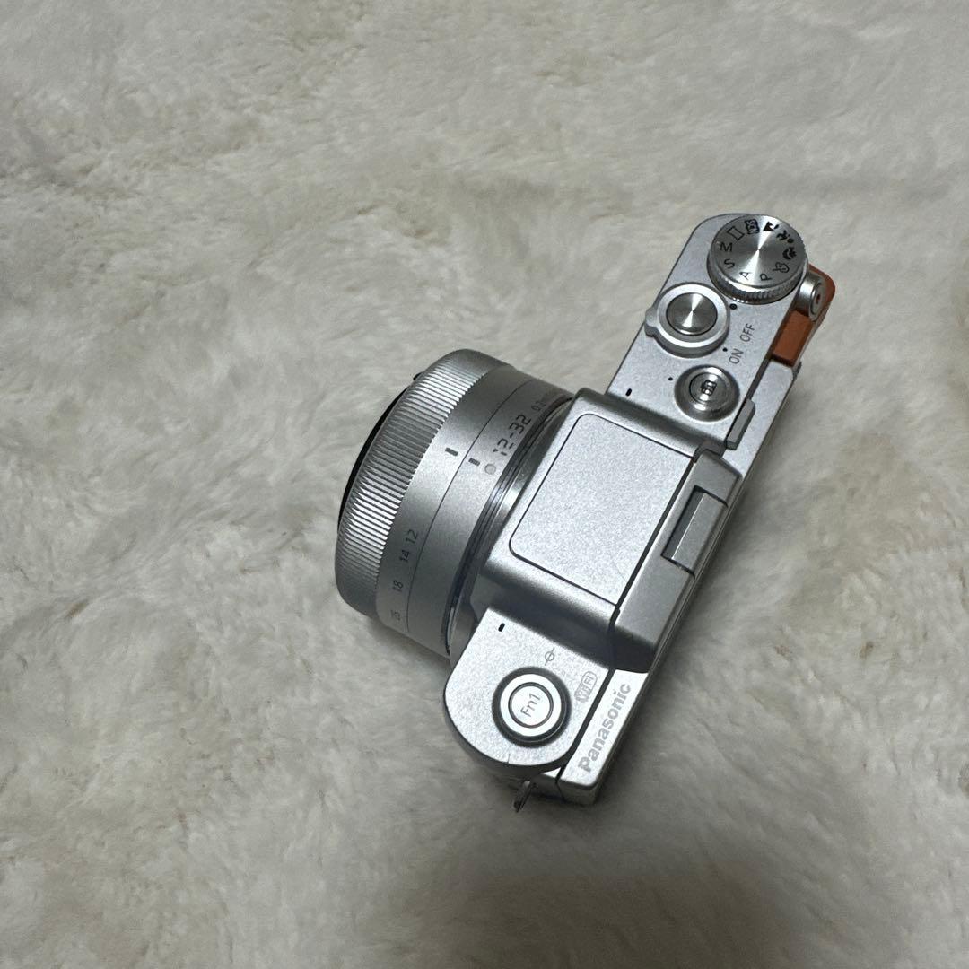 LUMIX ミラーレス一眼カメラ 本体とレンズ