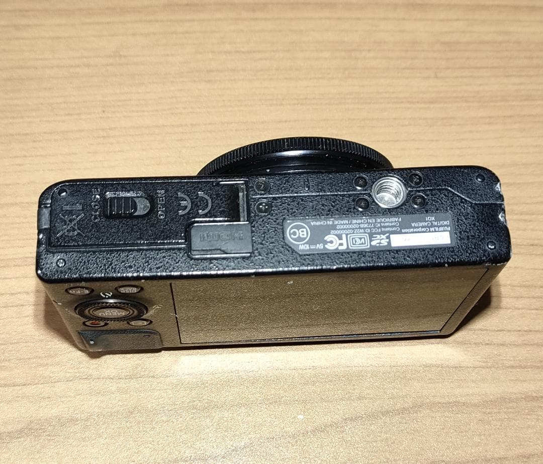 Fujifilm XQ1 コンパクトデジタルカメラ 本体 ジャンク
