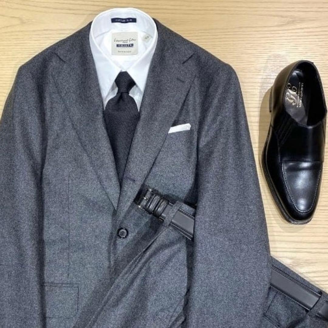 【極美品】ブリッラペルイルグストグレー フランネルスーツ ゼニア14micron