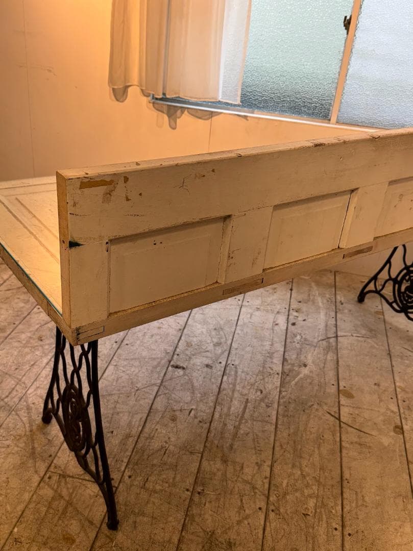 アンティークドアデスク シンガーミシン脚 ガラス天板 店舗作業台 机 テーブル