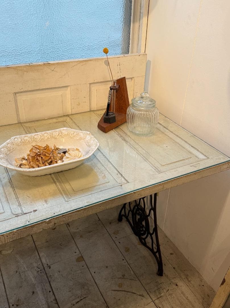 アンティークドアデスク シンガーミシン脚 ガラス天板 店舗作業台 机 テーブル