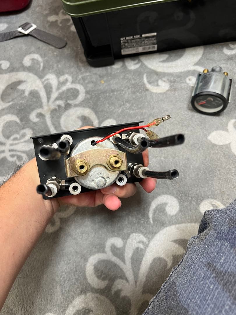 エアサス　2独　機械式スイッチ