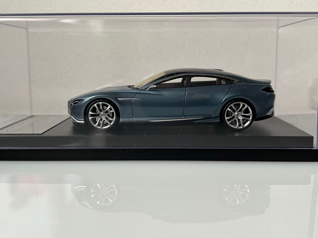 希少　MAZDA SHINARI 2010 ミニカー 1/43