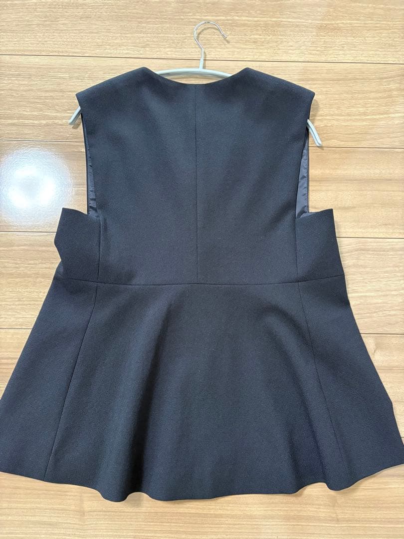 fleurie(フルリー) ペプラム ジレ