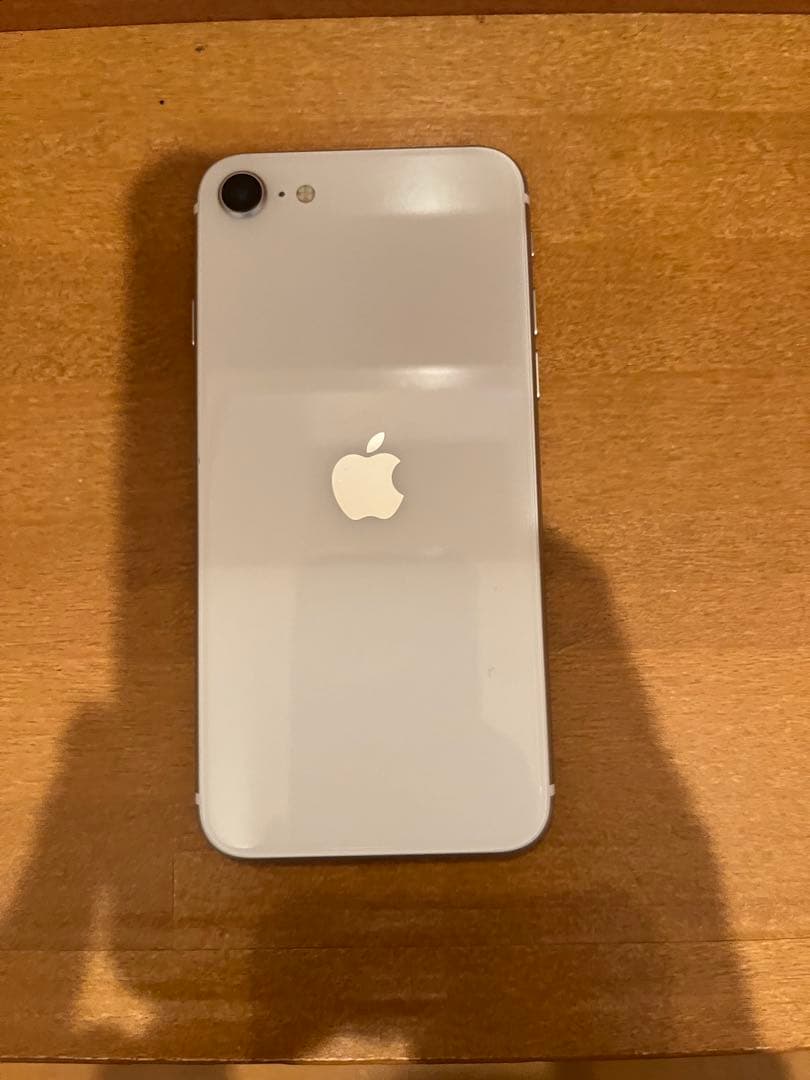Apple iPhone SE第二世代　64GB ホワイト 画面にひびあり