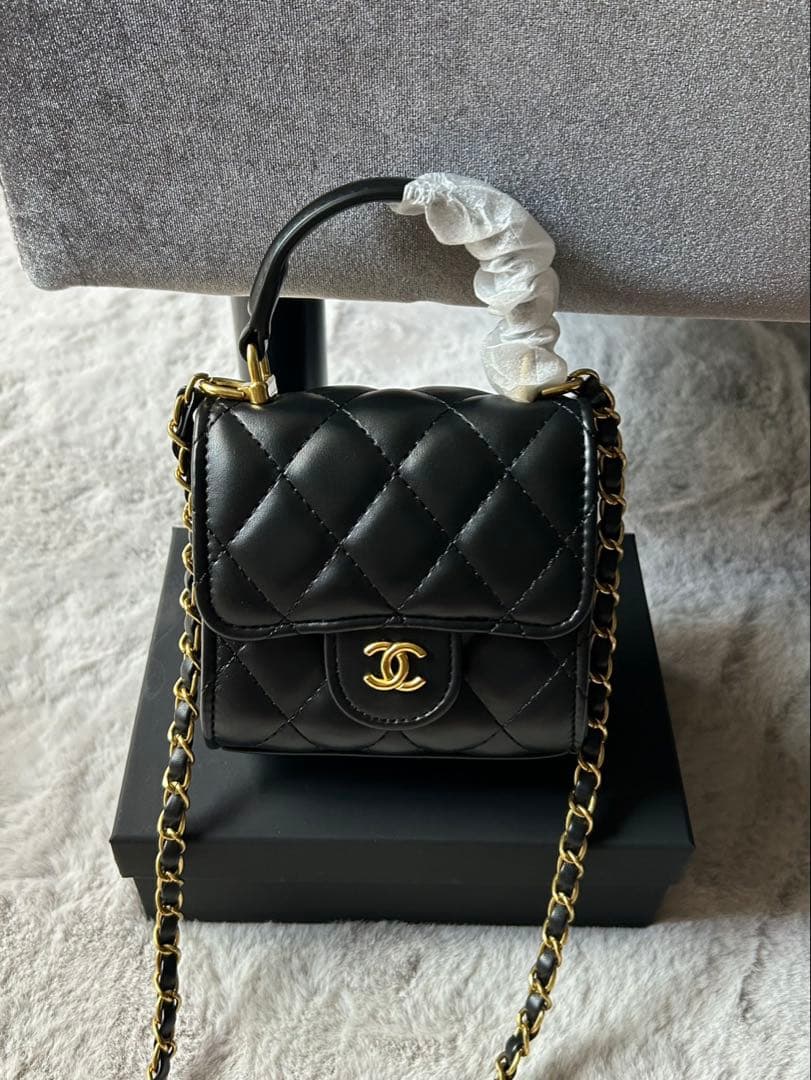 CHANEL ノベルティ ミニショルダーバッグ ミラー付き