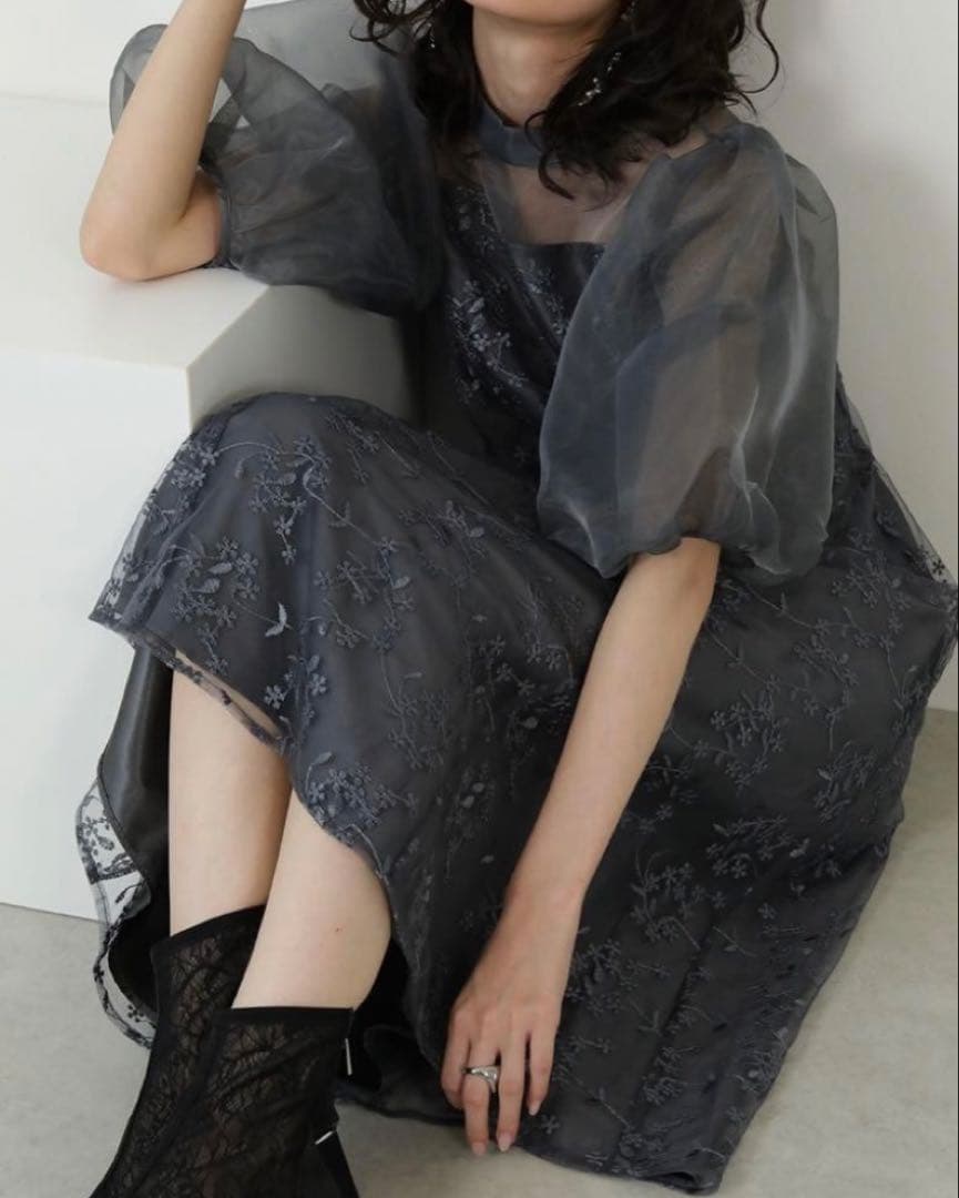 極品‼️niana オーガンジーパフスリーブ刺繍レースオケージョンドレス　Mサイズ