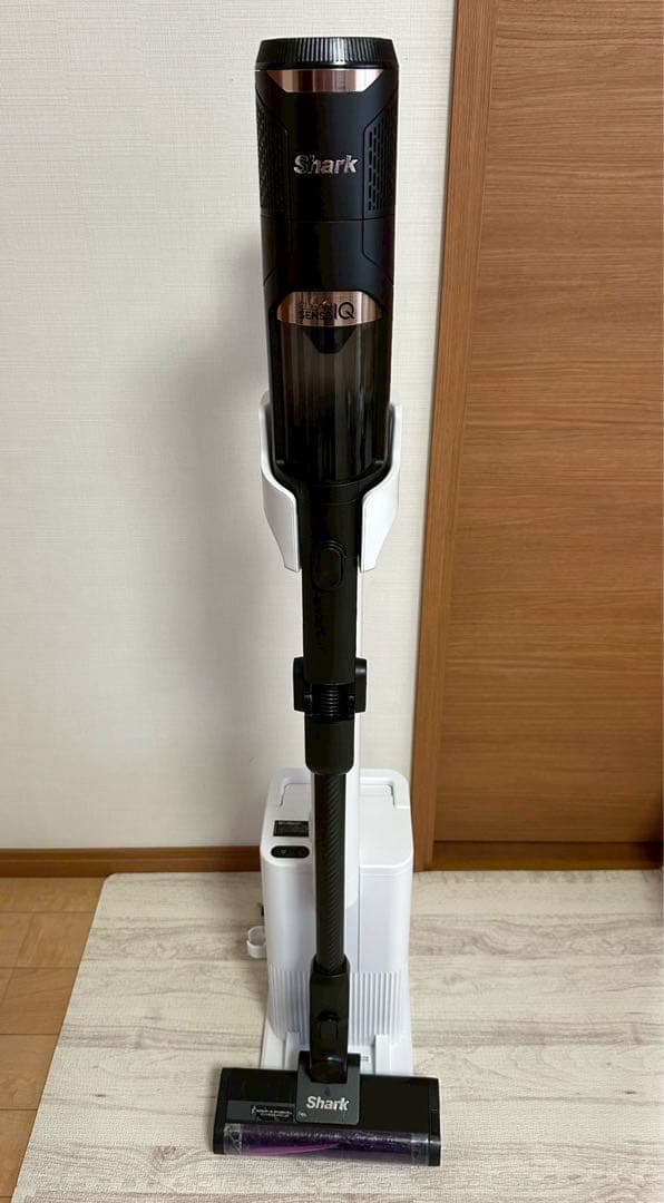 シャークCLEAN SENSE IQ IW3241JBK スティッククリーナー