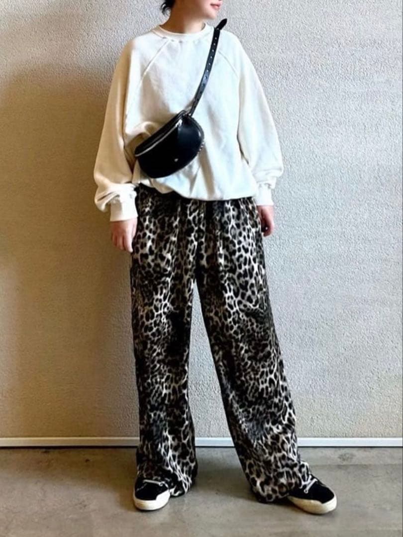 journal standard luxe マットサテンレオパ イージーパンツ