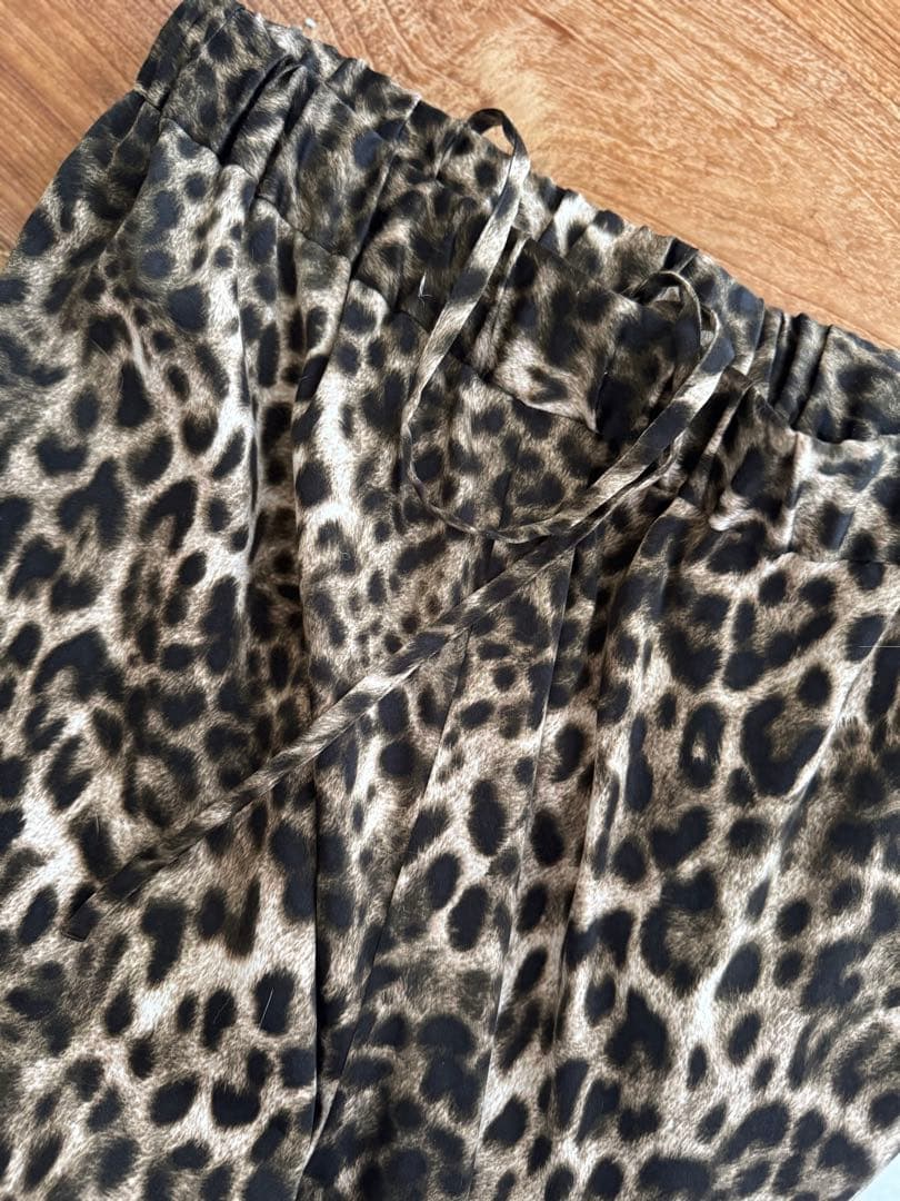 journal standard luxe マットサテンレオパ イージーパンツ