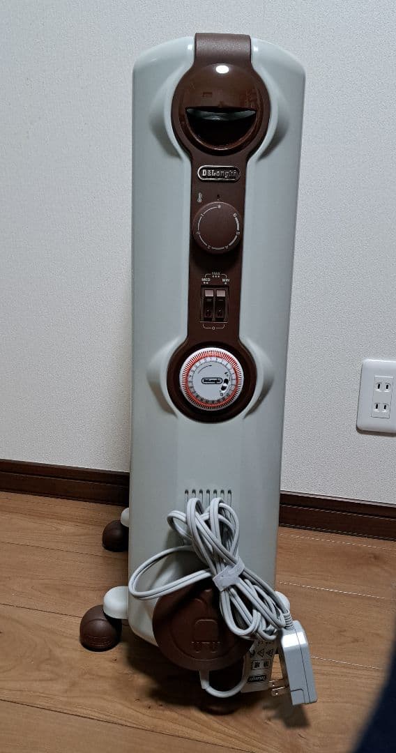 【新品同様品】デロンギ/ オイルヒーター　専用トップハンガー付き