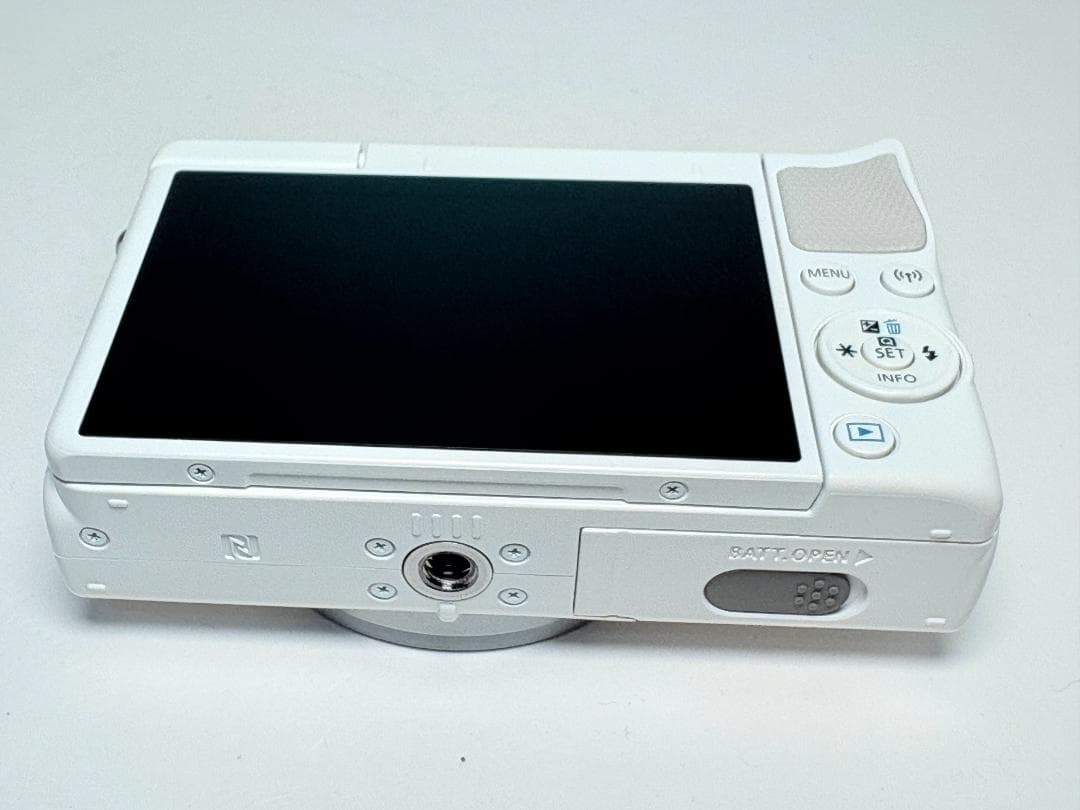 極上品 キヤノン EOS M100 ボディ