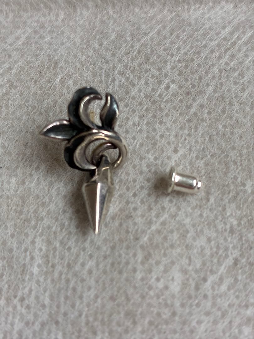 ブラッディマリー　ライトピアス