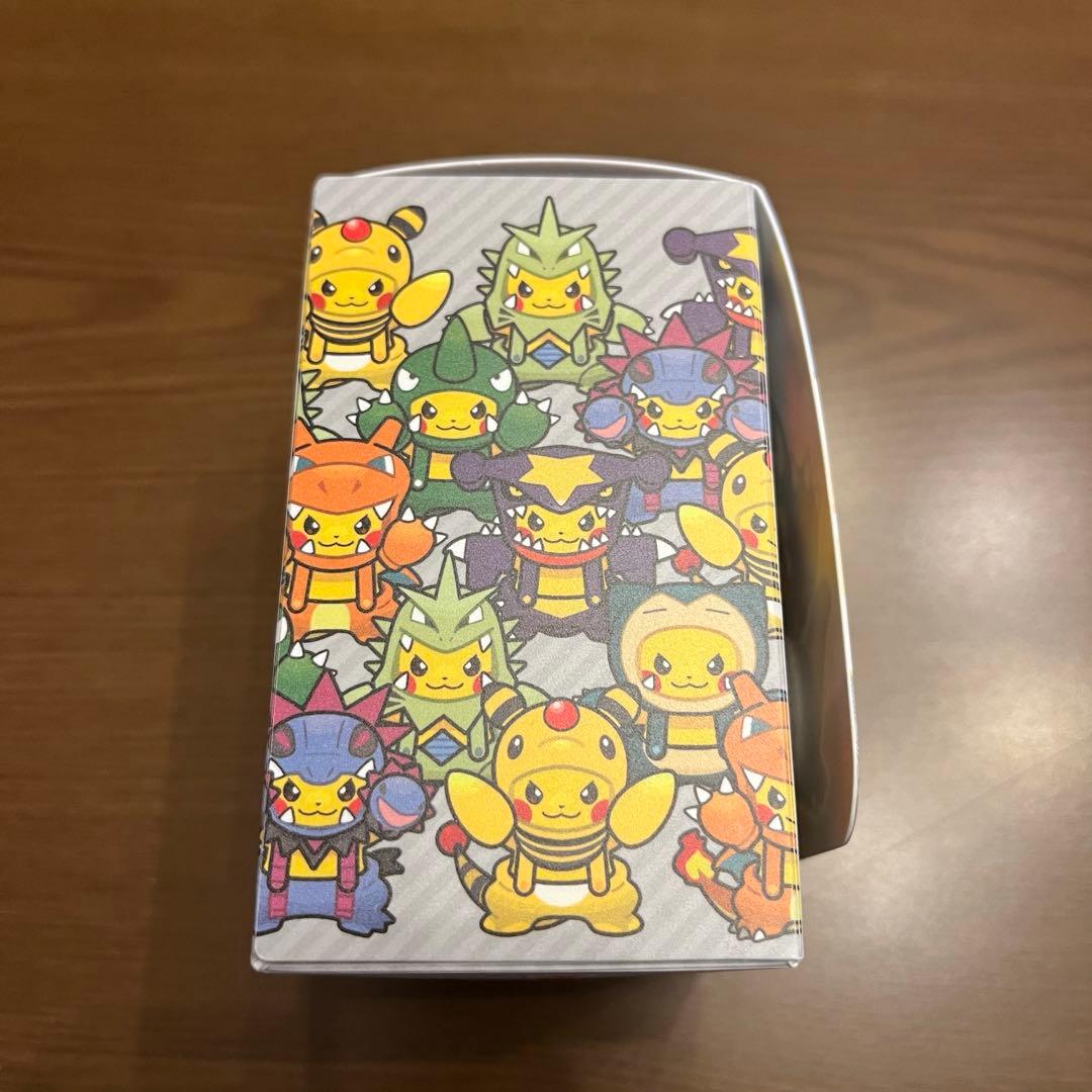 ポンチョを着たピカチュウ　集合　ポケカ　デッキケース