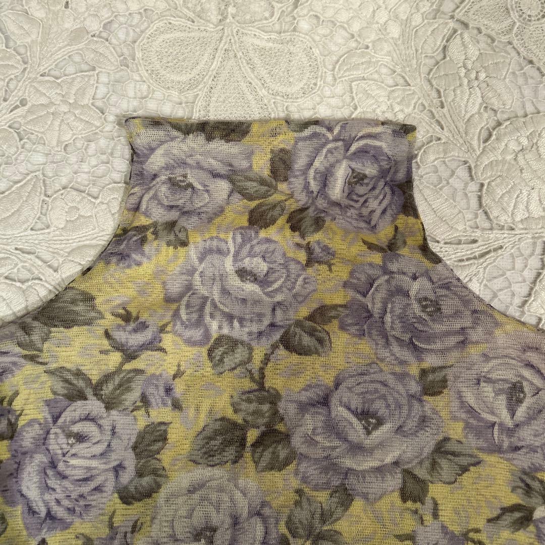 スージー様　新品　定価2万5千円超　薔薇色の暮らし　シルク100%薔薇柄