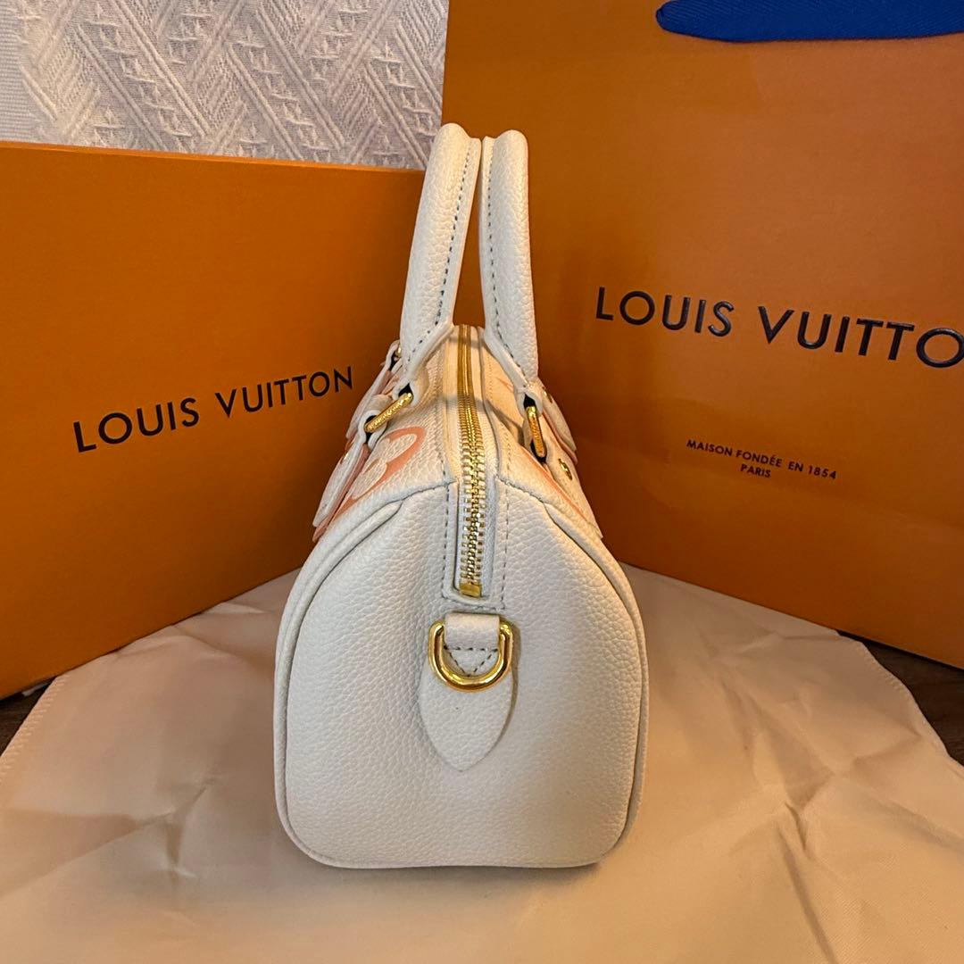 【実写画像】 ショルダーバッグ ホワイト/ピンク（予約販売）