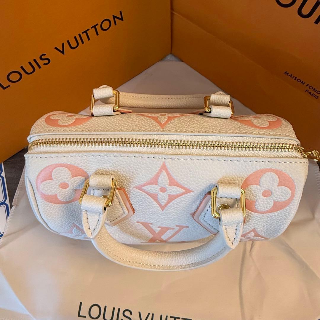 【実写画像】 ショルダーバッグ ホワイト/ピンク（予約販売）