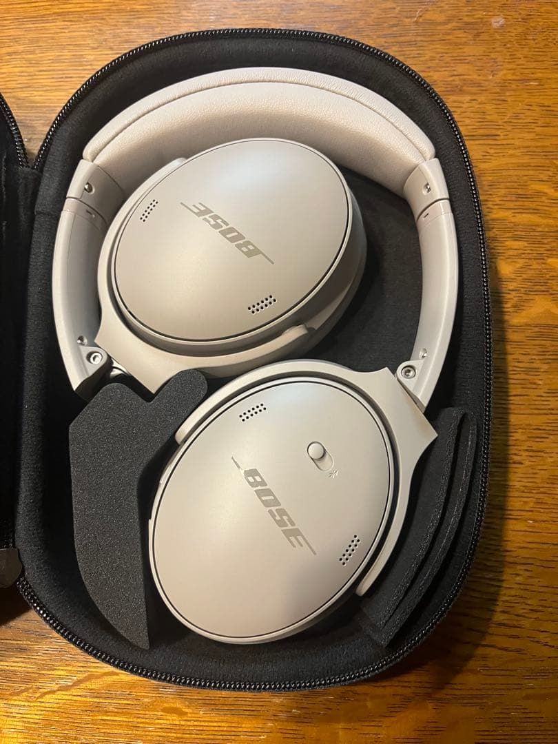 Bose QuietComfortヘッドフォン サンドストーン