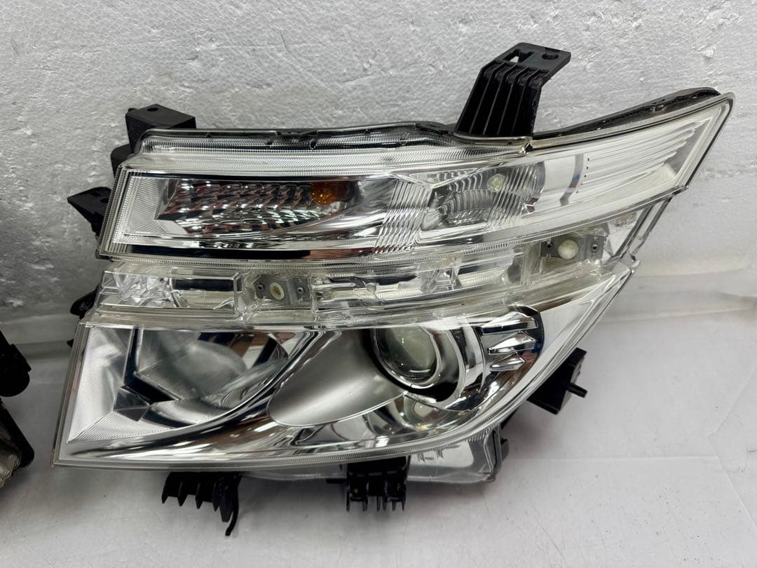 日産 エルグランド E52前期 左右セット ヘッドライト 100-23009