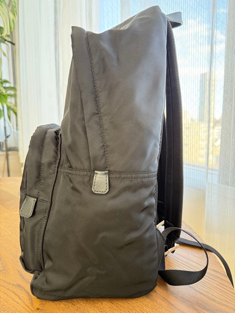 Momo PRADA ブラック ナイロン リュック