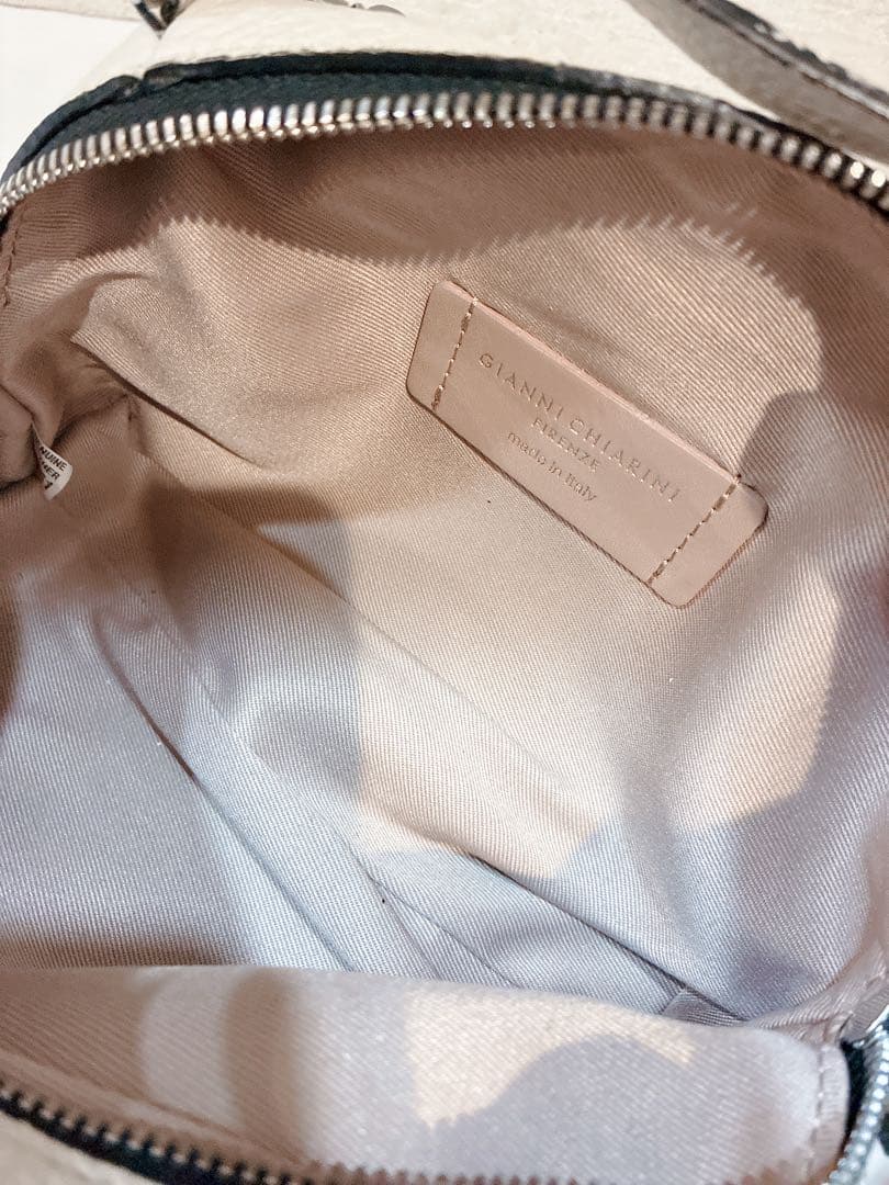 【美品】GIANNI CHIARINI アリファ S ショルダーバッグ　ホワイト