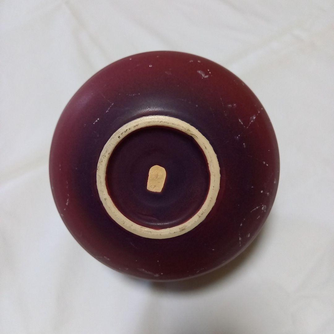 花瓶　ワインレッド色