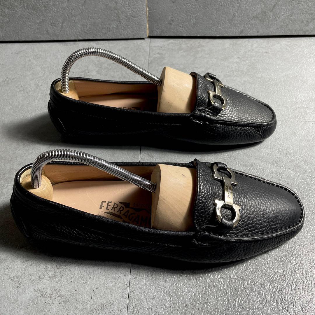 美品✨ フェラガモ ローファー ガンチーニ シボ革 シルバー金具 ブラック