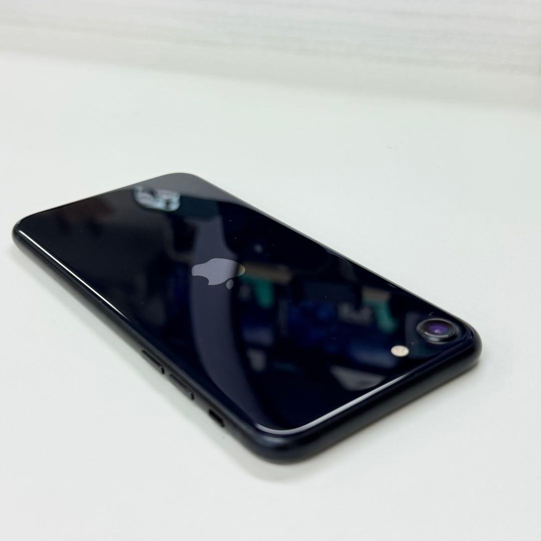 iPhone SE (第3世代) 256GB / ミッドナイト