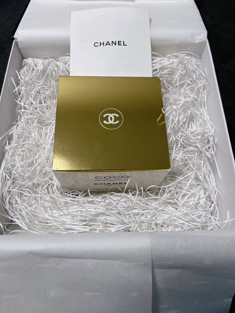 CHANEL ココ　マドモアゼル　シルキーボディクリーム 150g