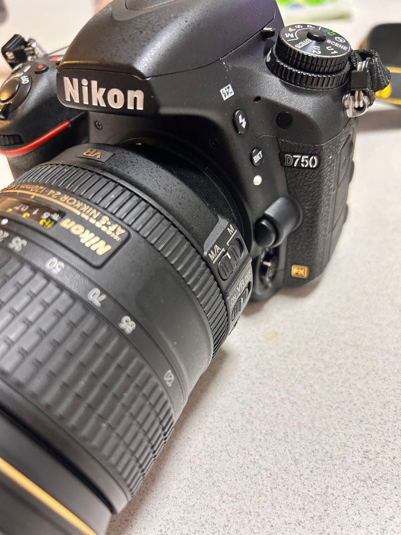 Nikon D750 デジタル一眼レフカメラ、24-120mmレンズ