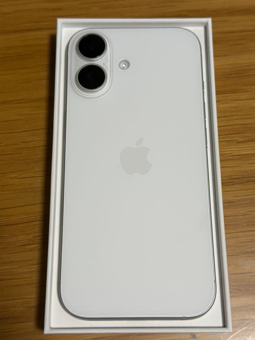 【極美品】iPhone17ホワイト 本体