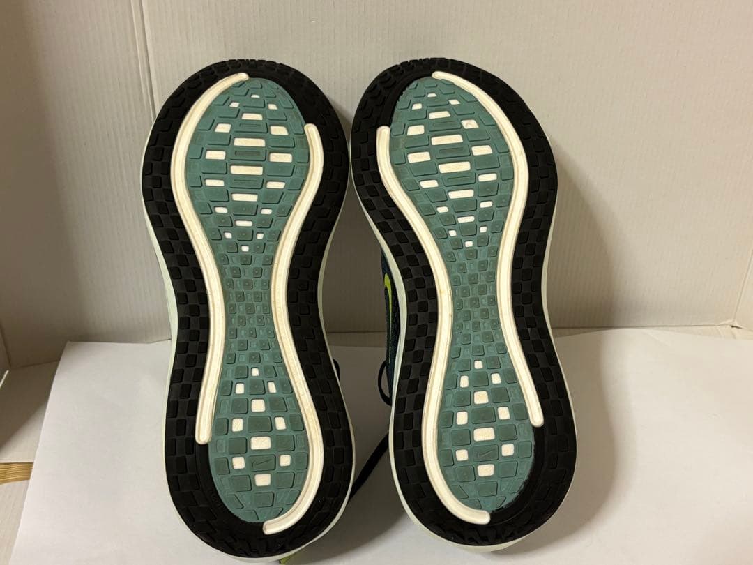 NIKE VOMERO PLUS ナイキ ボメロプラス 27.0cm