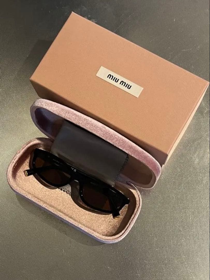 正規品　miu miu サングラス レディース　メンズ